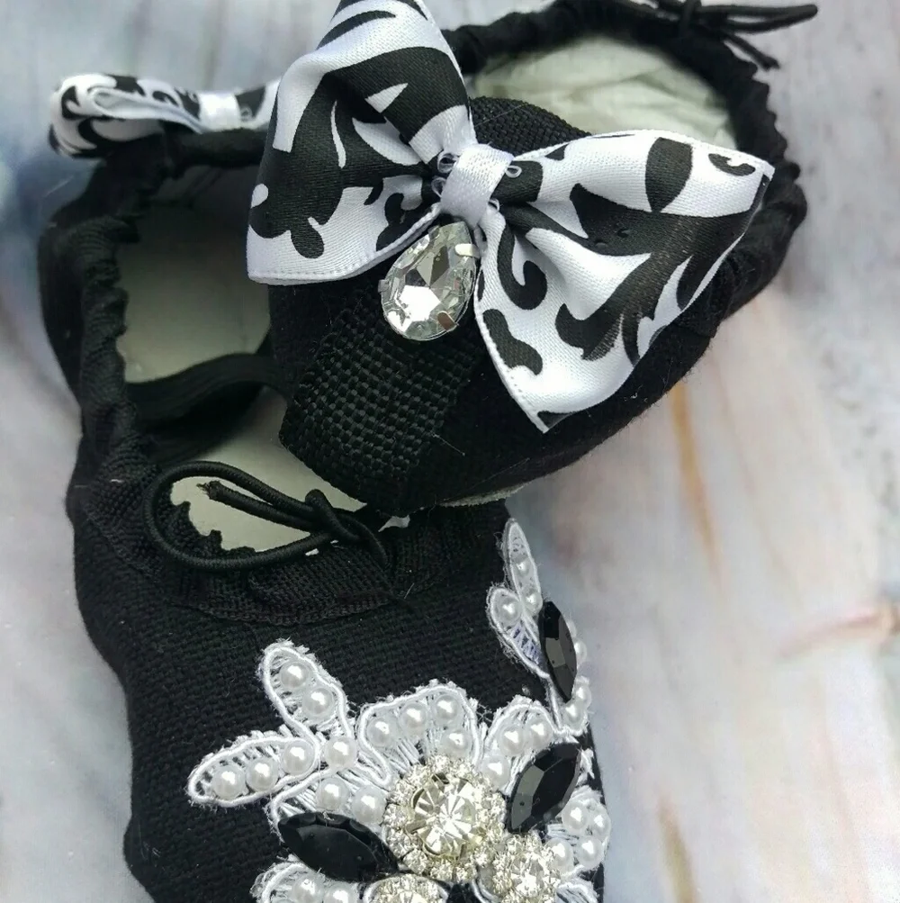 Adorable girls ballet slippers